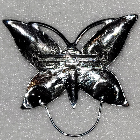 Butterfly Silvertone Metal Eyeglass, Sunglasses Holder, Badge Holder Brooch - Picture 2 of 2